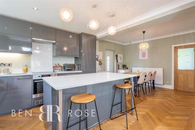 Kitchen/Breakfast Room