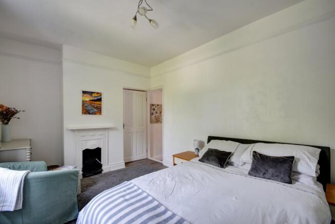 3 bed Terraced for sale Image 10