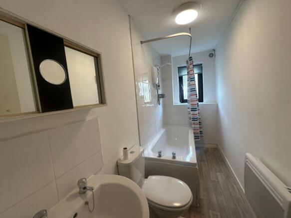 1 bed Flat to rent Image 4
