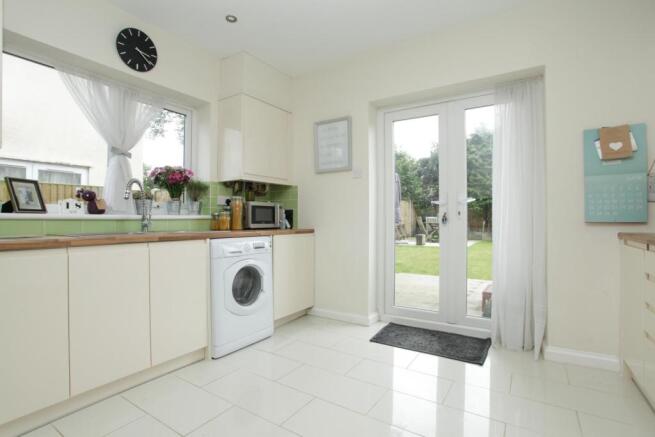 23 Stirling Way-11.j