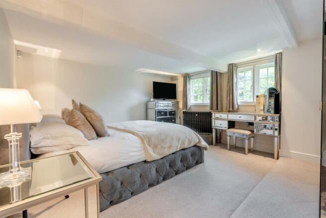 8608560-interior37.jpg