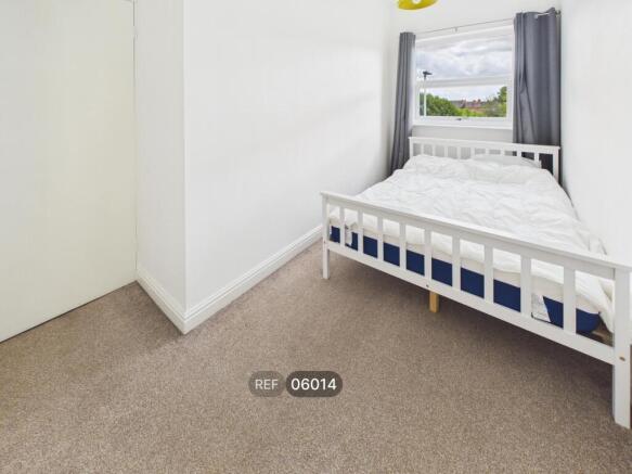 2 bed Terraced to rent Image 8