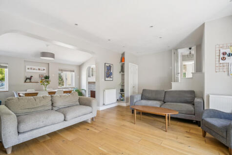 London Road, Bourne End, HP1
