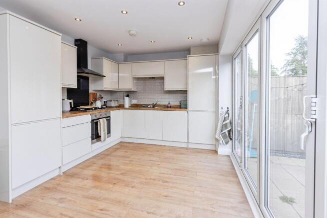 3 bed Semi-Detached for sale Image 5