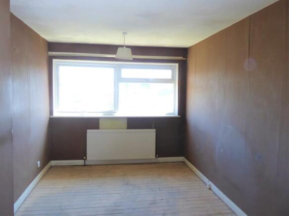 127 CHANTRY ROAD - BED 2.JPG
