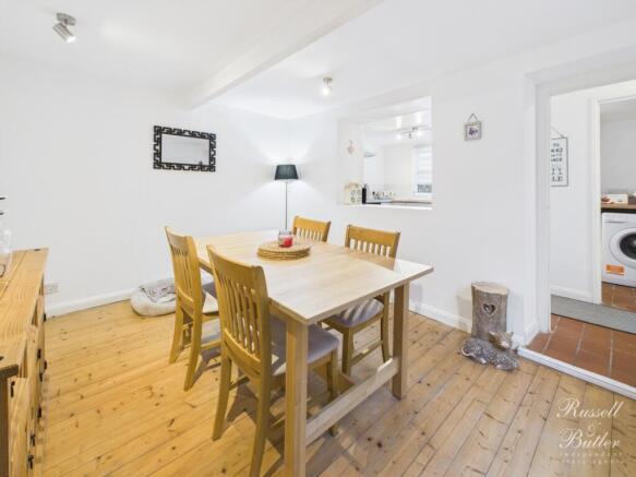 CAM01995G0-PR0383-STILL004