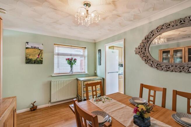 8484192-interior03.jpg