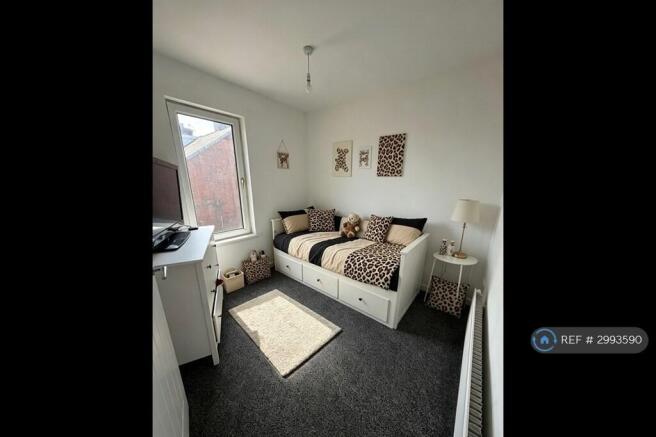 2 bed Terraced to rent Image 9