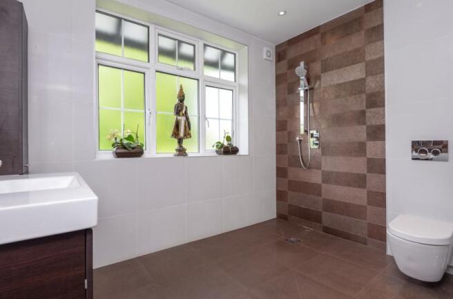 Bedroom 2 Ensuite