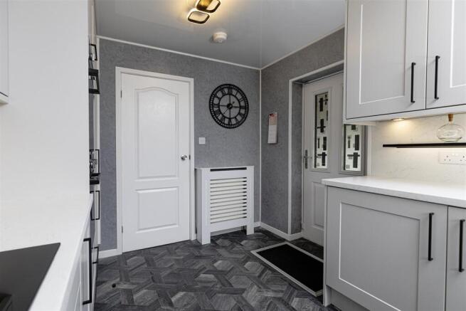 4 bed Detached Bungalow for sale Image 7