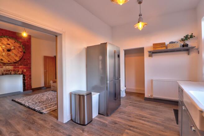 Kitchen & Dinning area.2