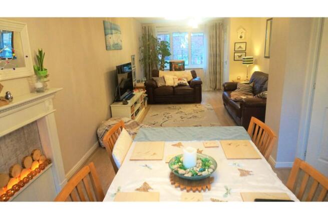 Lounge/Dining Room