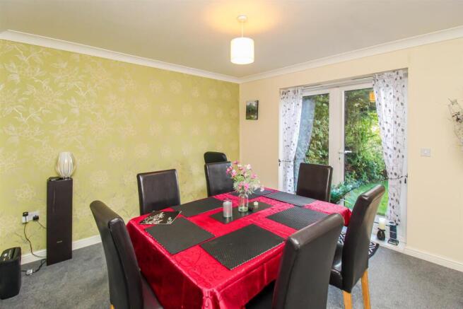 4 bed Detached for sale Image 7