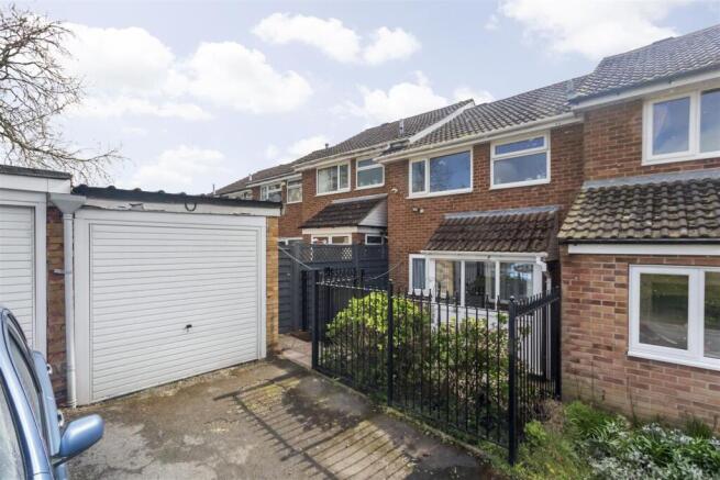3 bed Terraced for sale Image 10