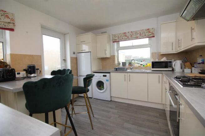 kitchen 1 .JPG