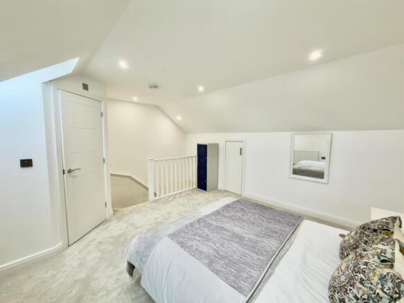3 bed Semi-Detached to rent Image 11