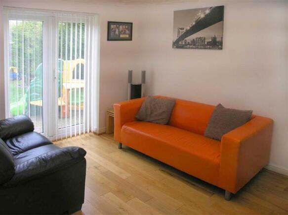 Sitting Room / Dinin