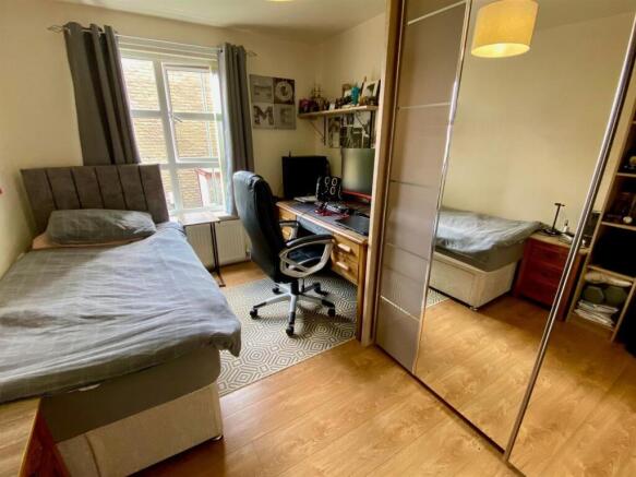 2 bed Apartment for sale Image 8