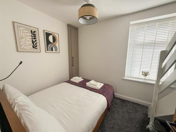 2 bed Terraced for sale Image 10