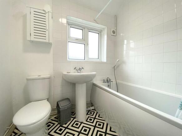Bathroom.jpg