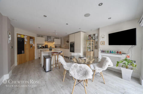 Sevenacres, Welwyn