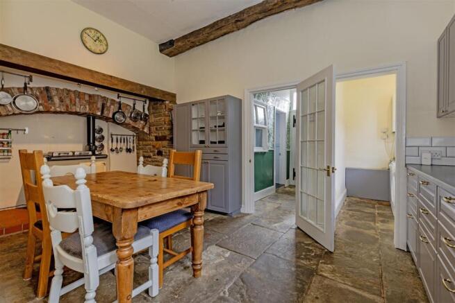 Kitchen/ Breakfast Room