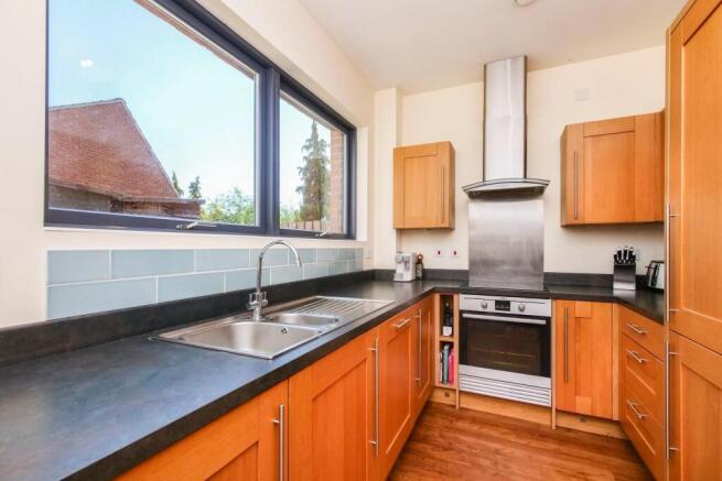 3 bed Semi-Detached for sale Image 7