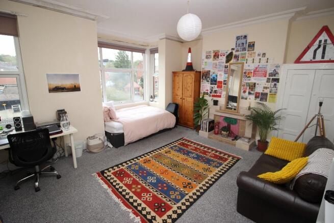 8 bed Terraced to rent Image 6