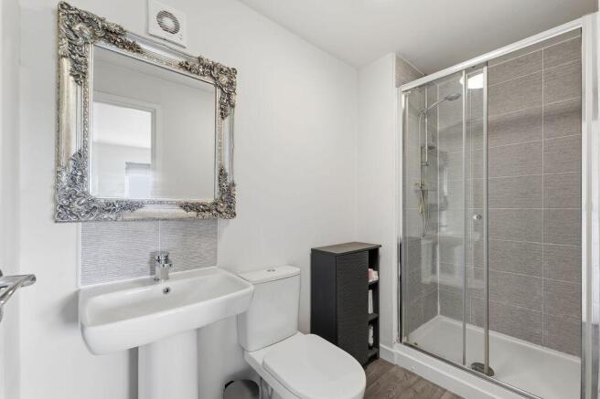4 bed Detached for sale Image 11