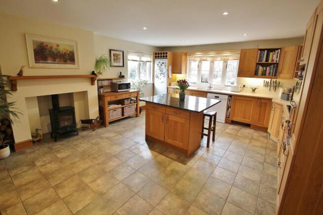 Kitchen.JPG