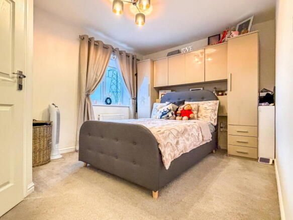 3 bed Semi-Detached for sale Image 9