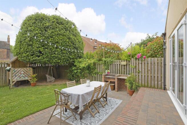 4 bed House for sale Image 12