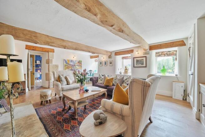 5 bed Detached for sale Image 10