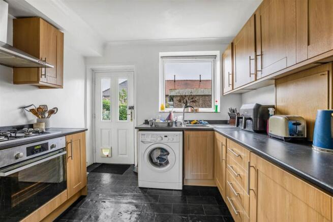 3 bed Town House for sale Image 6