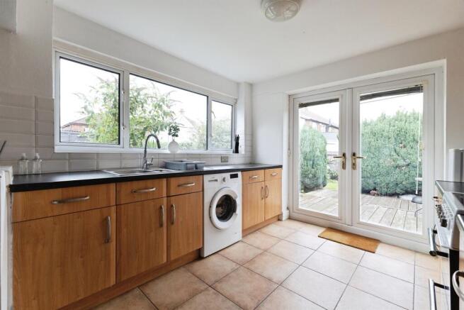 2 bed Semi-Detached Bungalow for sale Image 4