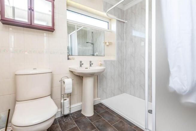 Shower Room:
