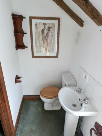 Bathroom 2.jpg