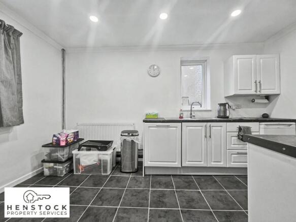 Amesbury Road, Manchester, M9 photo 4