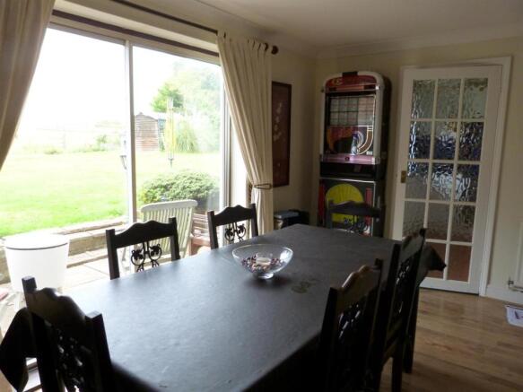 Dining Area.jpg