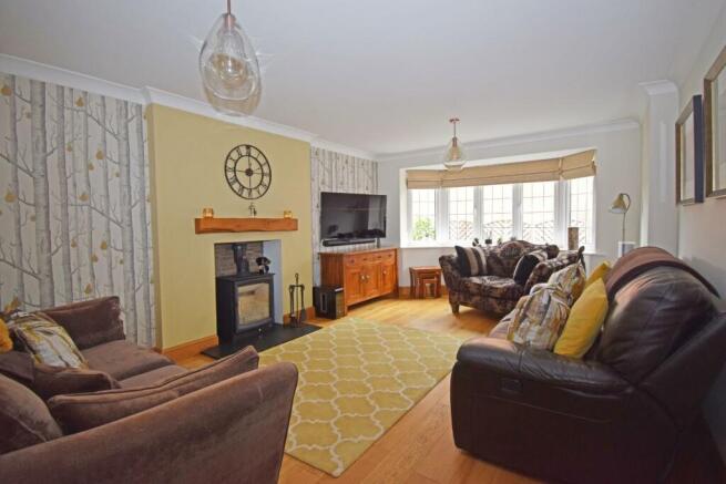 32 Pear Tree Way, lounge.jpg