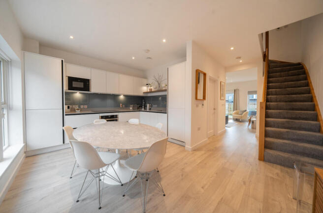 1407106-24-697b6b...