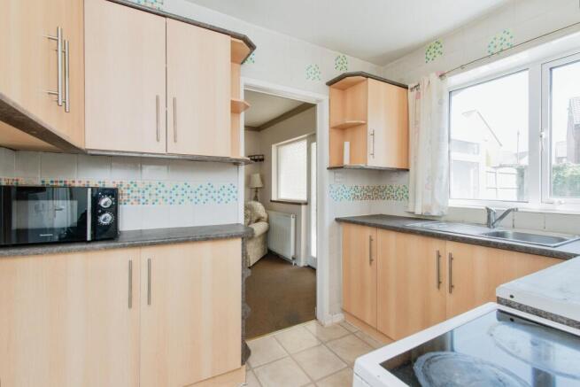 3 bed Semi-Detached for sale Image 6
