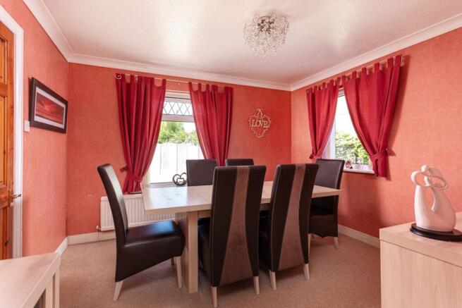 4 bed Detached for sale Image 10