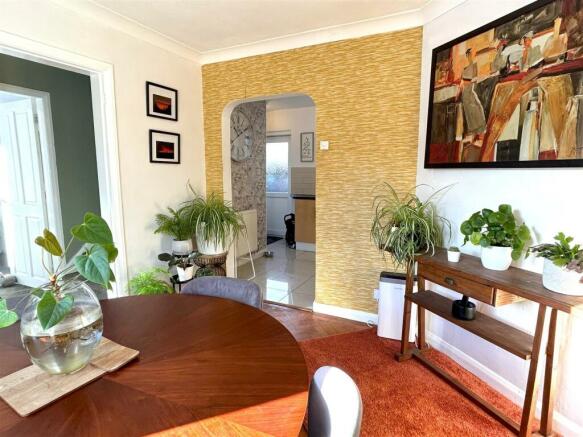 dining room 2.jpg
