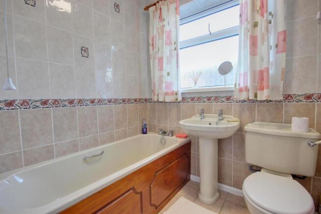 3 bed Semi-Detached Bungalow for sale Image 7