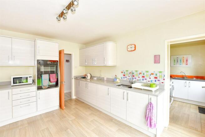 Kitchen/ Breakfast Room