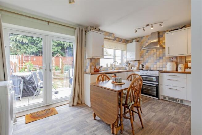 White Gloss Dining Kitchen