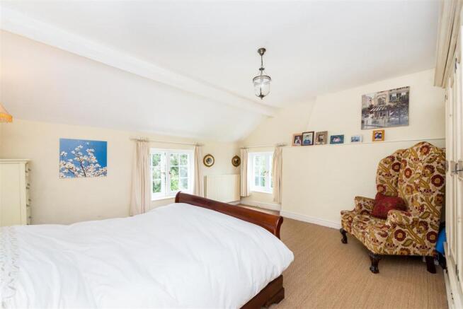 Main Bed (2).jpg