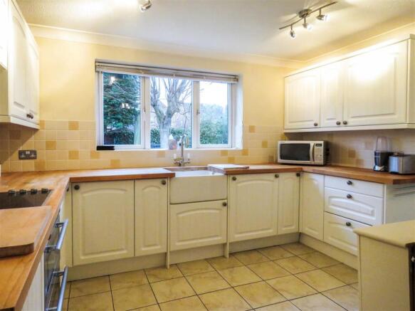 Kitchen.JPG