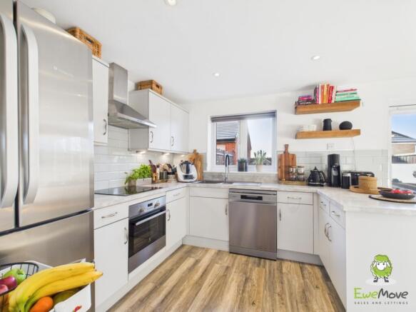 EweMove Estate Agents Basingstoke - 22 Lady Margar